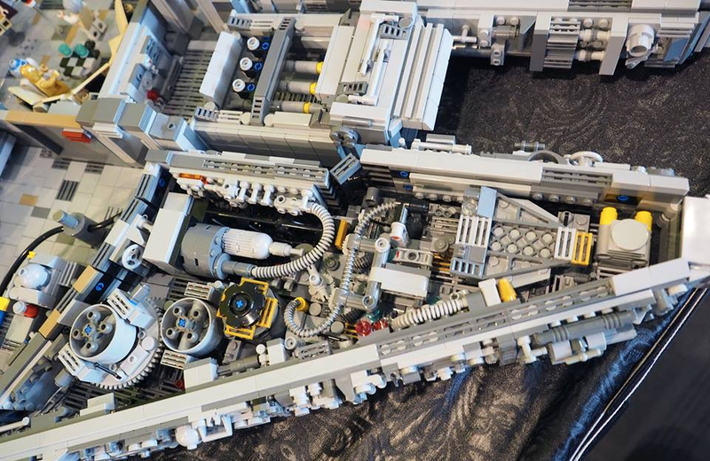 Illustration for article titled You need 10,000 pieces to build a Minifig-scale Lego Millennium Falcon